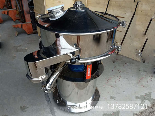 不用擔(dān)心石墨粉的篩分和除雜。你擔(dān)心立友三元振動(dòng)篩